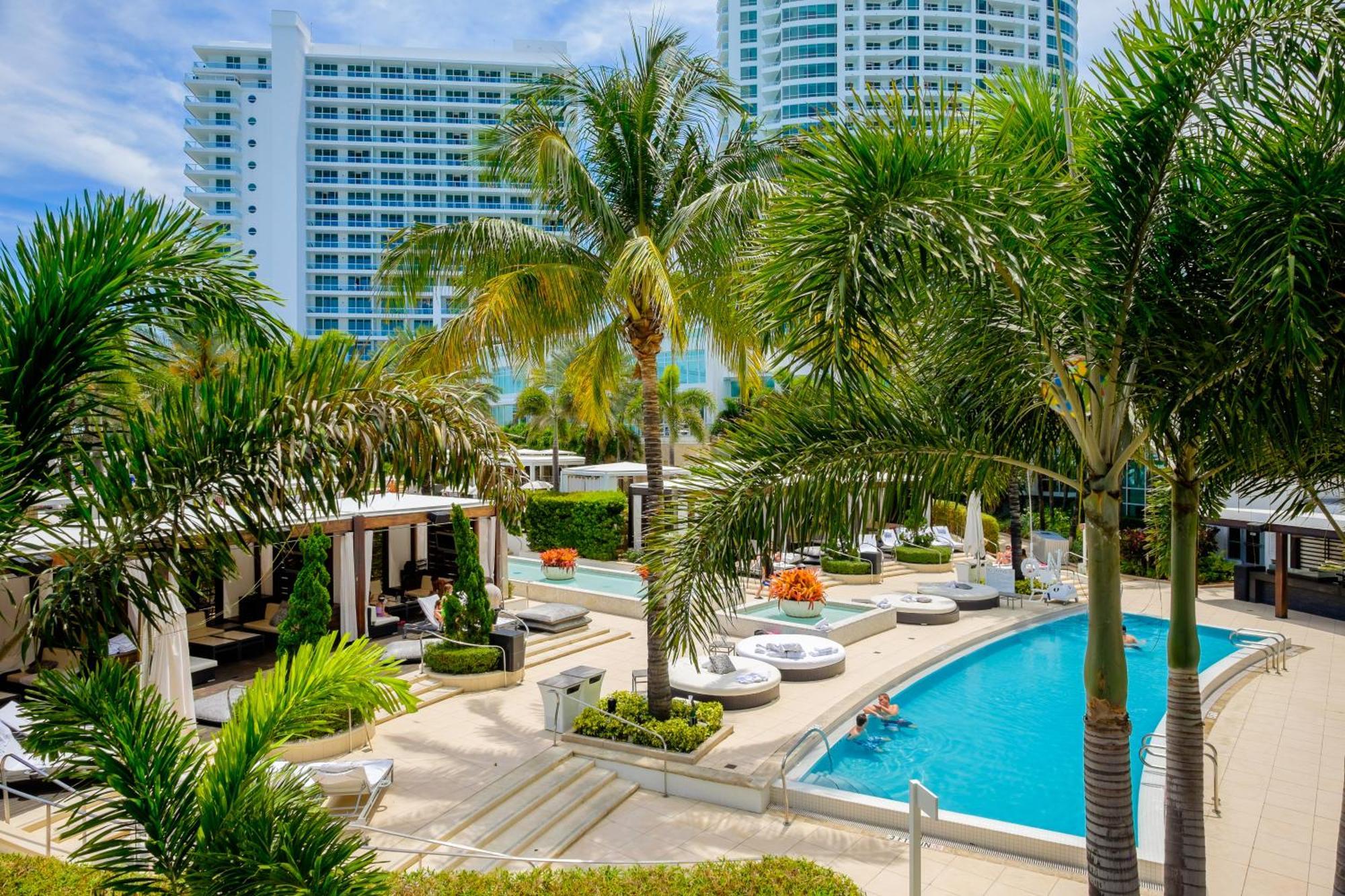 Fontainebleau Jr Suite With Balcony Condo Маями Бийч Екстериор снимка